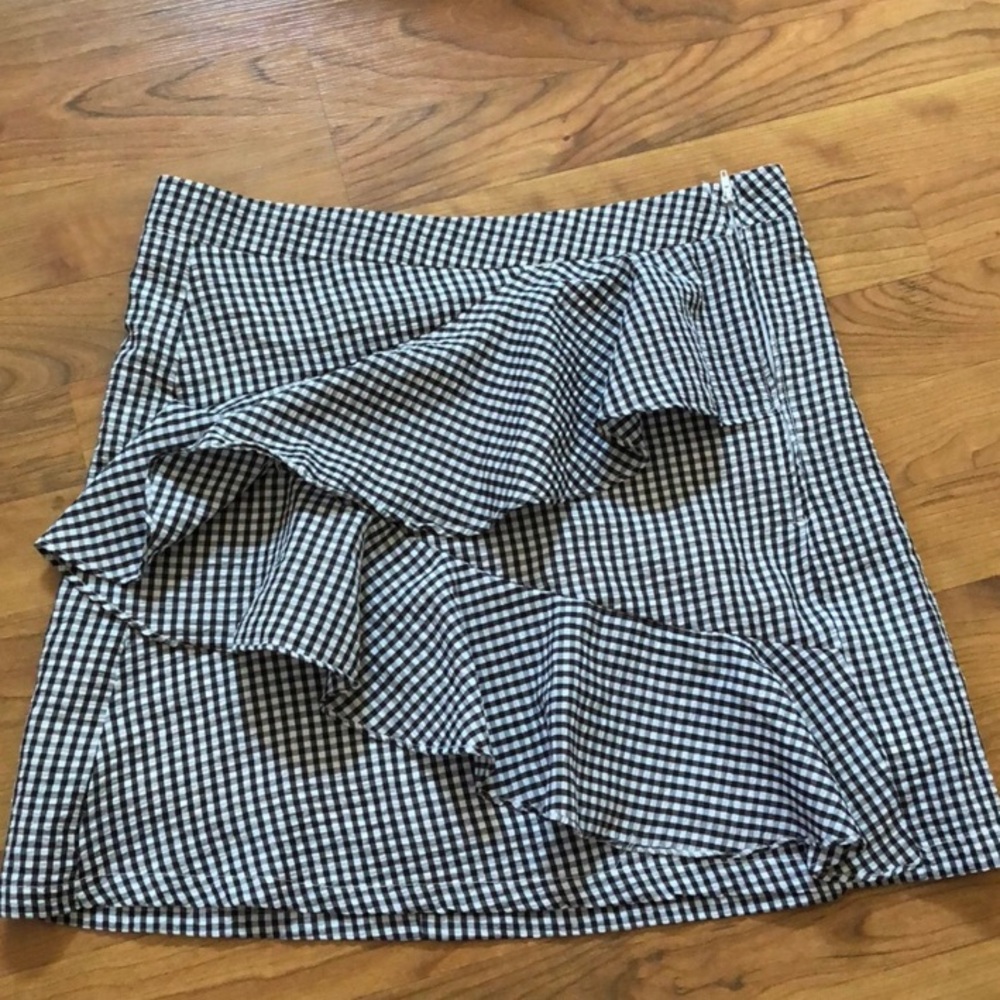 LF black and white skirt